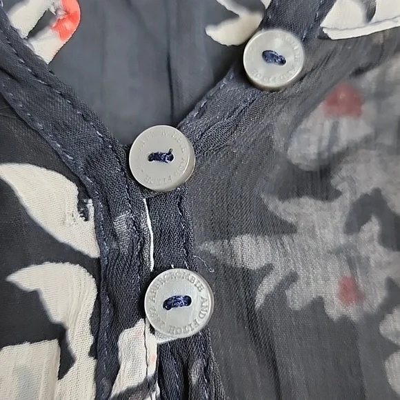 Abercrombie & Fitch Floral Navy Blue Sheer Blouse Top Size Medium - Picture 4 of 8